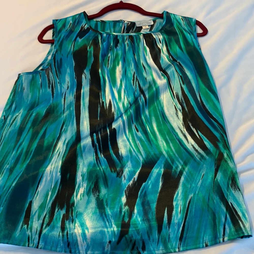 Tahari sleeveless blouse in green, aqua and black, size Medium